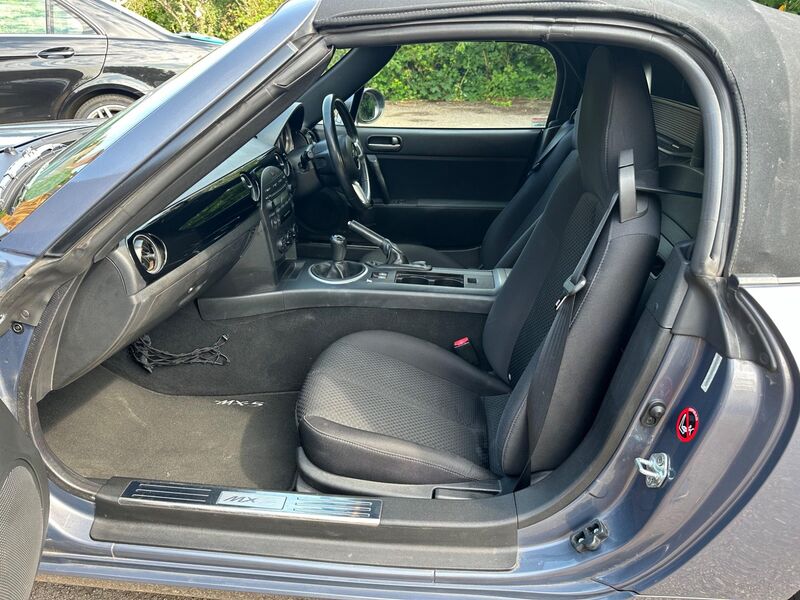 MAZDA MX-5