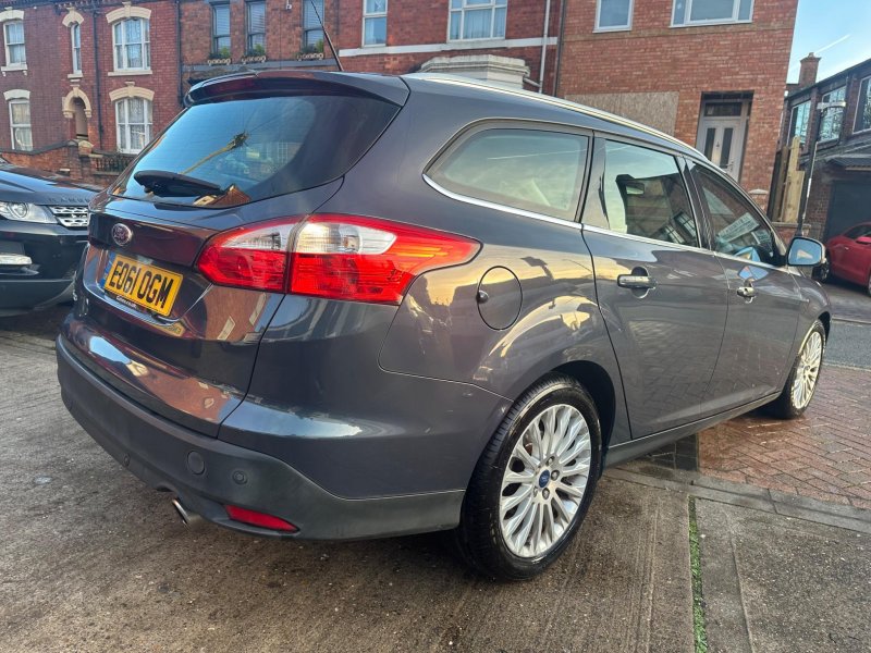 FORD FOCUS