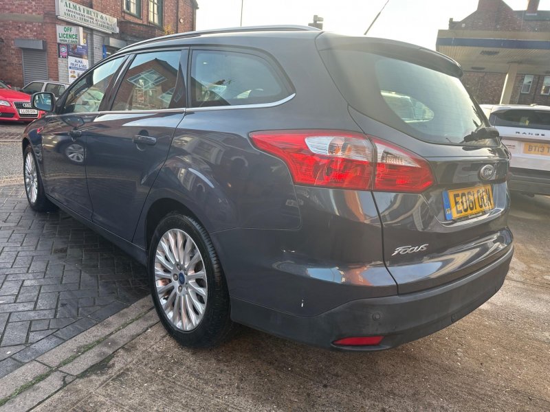 FORD FOCUS