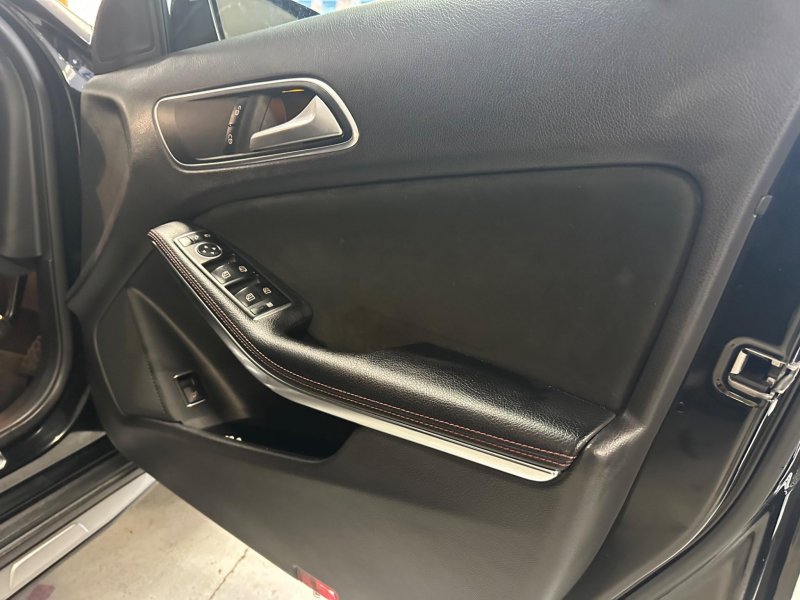 MERCEDES-BENZ GLA CLASS