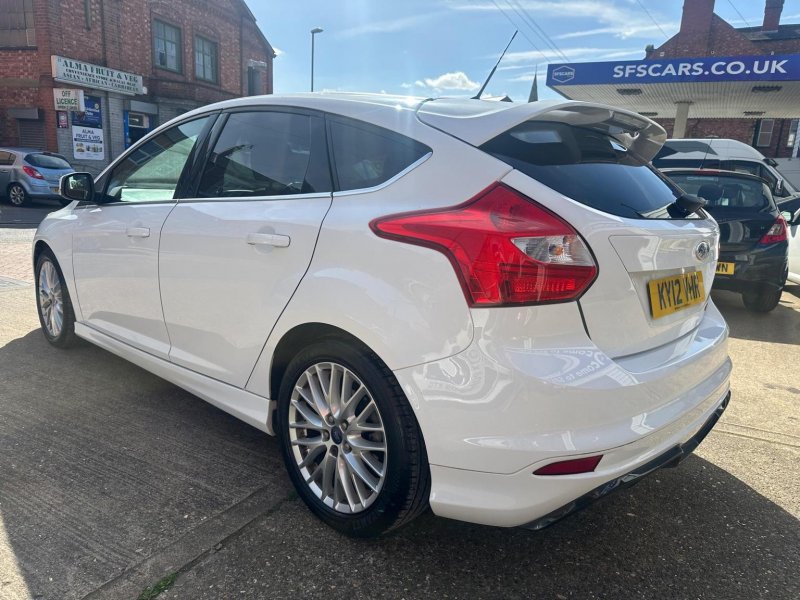 FORD FOCUS