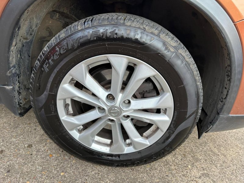 NISSAN X-TRAIL