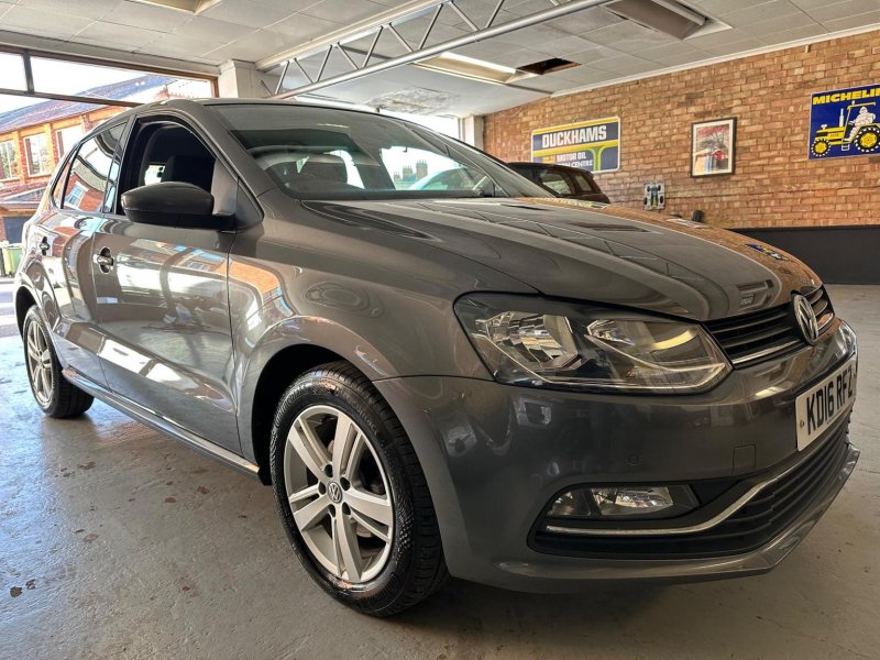 VOLKSWAGEN POLO