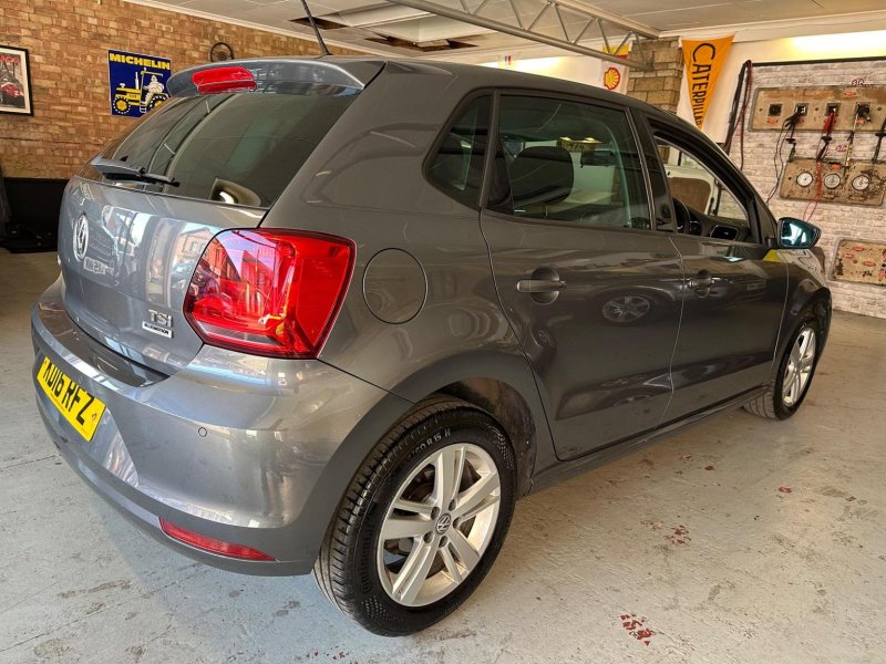 VOLKSWAGEN POLO