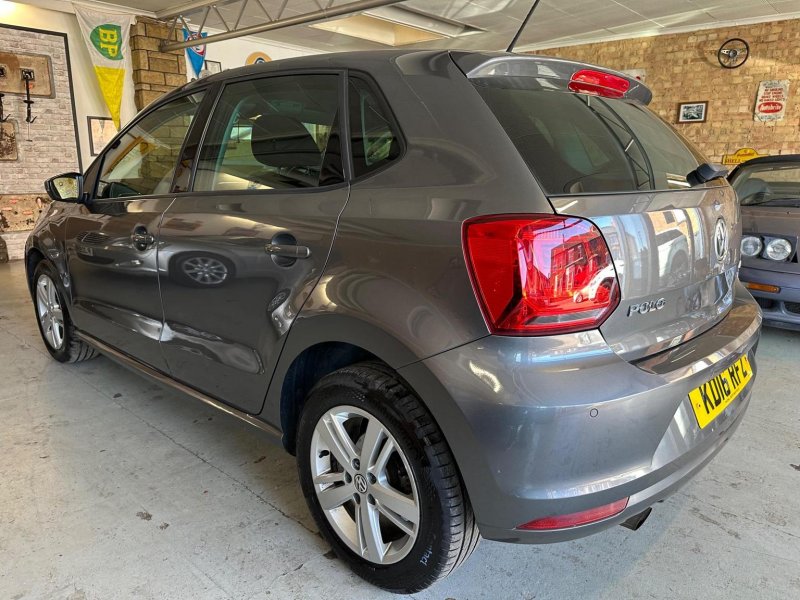 VOLKSWAGEN POLO
